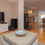 Mitte 6